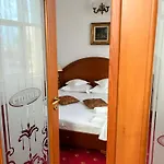 Emma West Hotel 4*