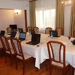 Emma West Κραϊόβα