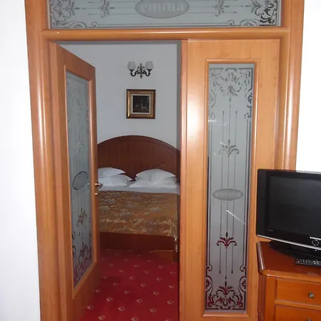 Emma West Craiova