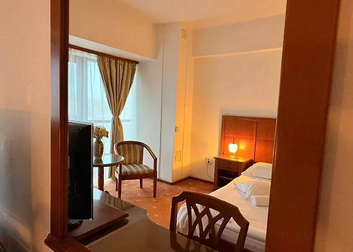 호텔 Emma West 크라이오바