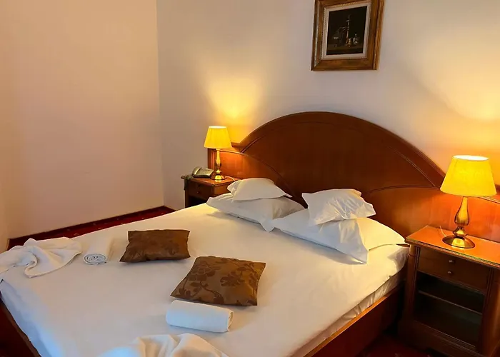 호텔 Emma West 크라이오바