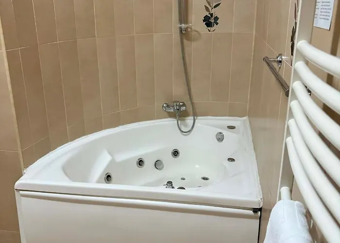 Emma West 크라이오바