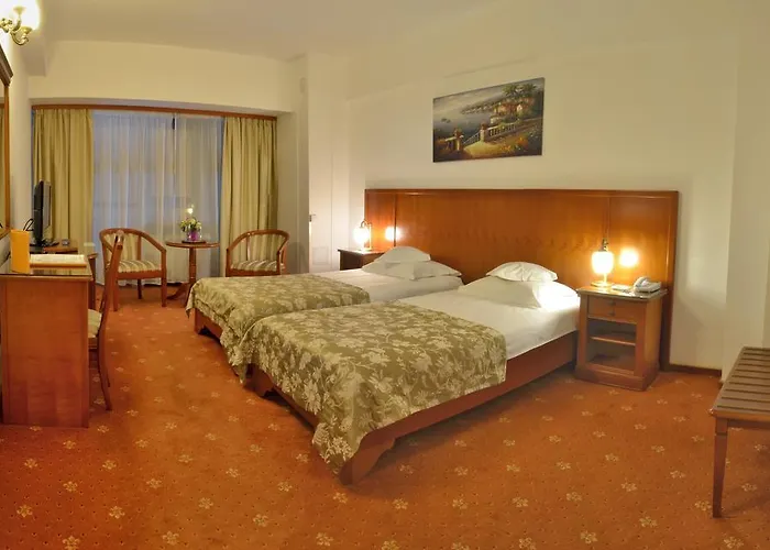 Emma West 克拉奥华